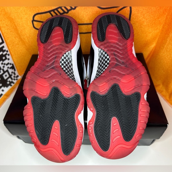 Jordan 11 Retro Low Concord-Bred Size 11M Pre-loved - Picture 5 of 7